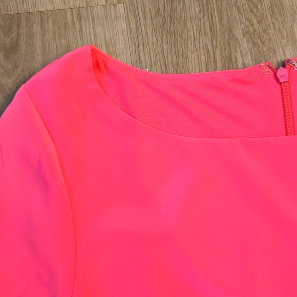 Hot pink dress - Picture 2 of 4